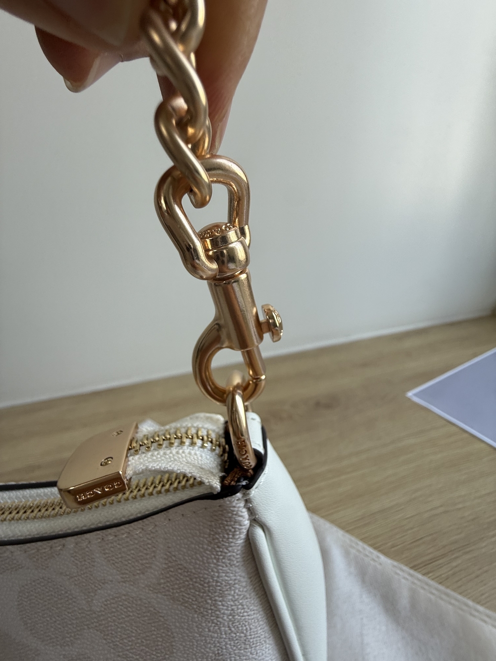 Coach White Teri Shoulder Bag in Signature Canvas - Picture 3 of 8